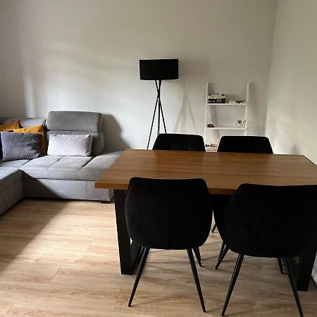 Komfortowe Mieszkanie Ostrowiec Świętokrzyski Buitenkant foto